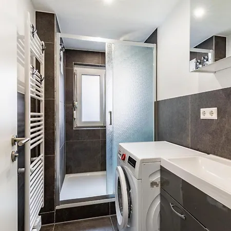 Apartament 4 X In *