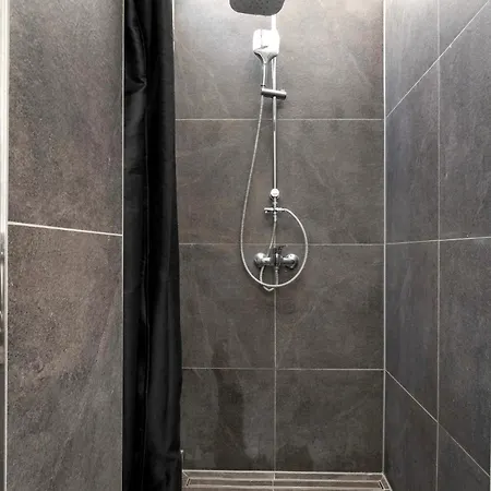 Apartament 4 X In *