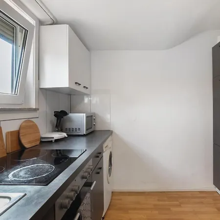 4 X In Apartament *